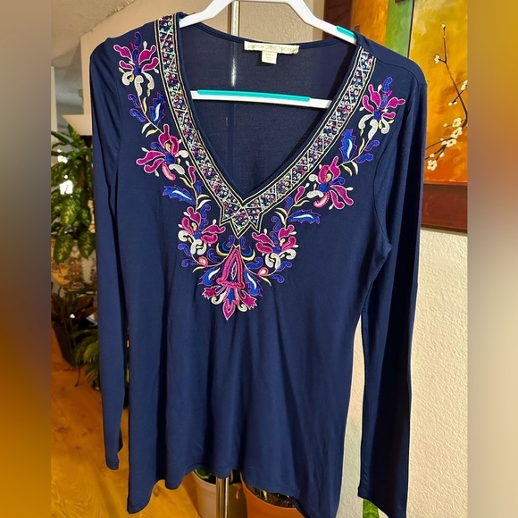 Boston Proper Tops - Boston Proper embroidered/sequined V-neck size S